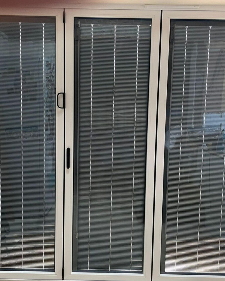 Integral blinds closed